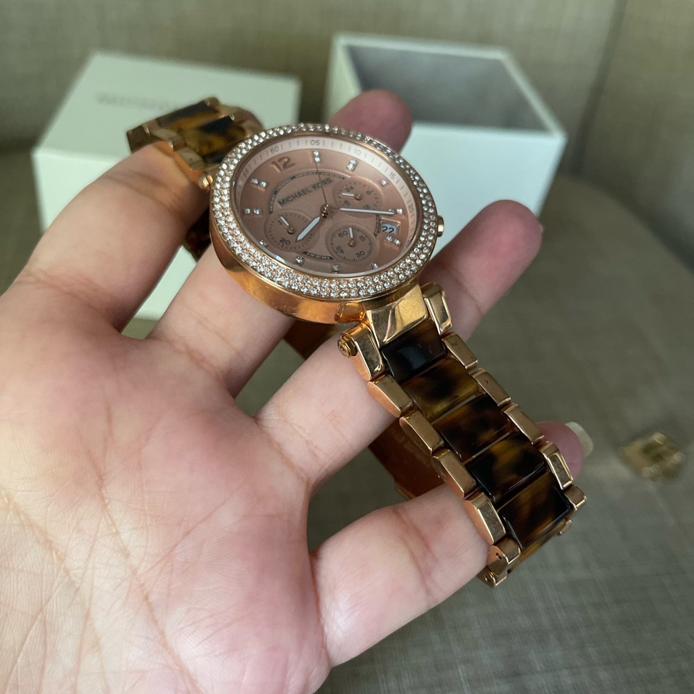 Authentic Michael kor women watch - Picture 6 of 6